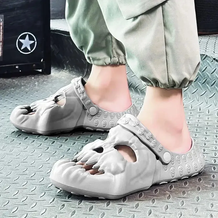 Brand New Skull Design Garden Shoes Men Sandals 2024 Summer Outdoor Fun Novelty Slide Thick Sole Platform Beach Non-slip Women Sandal
